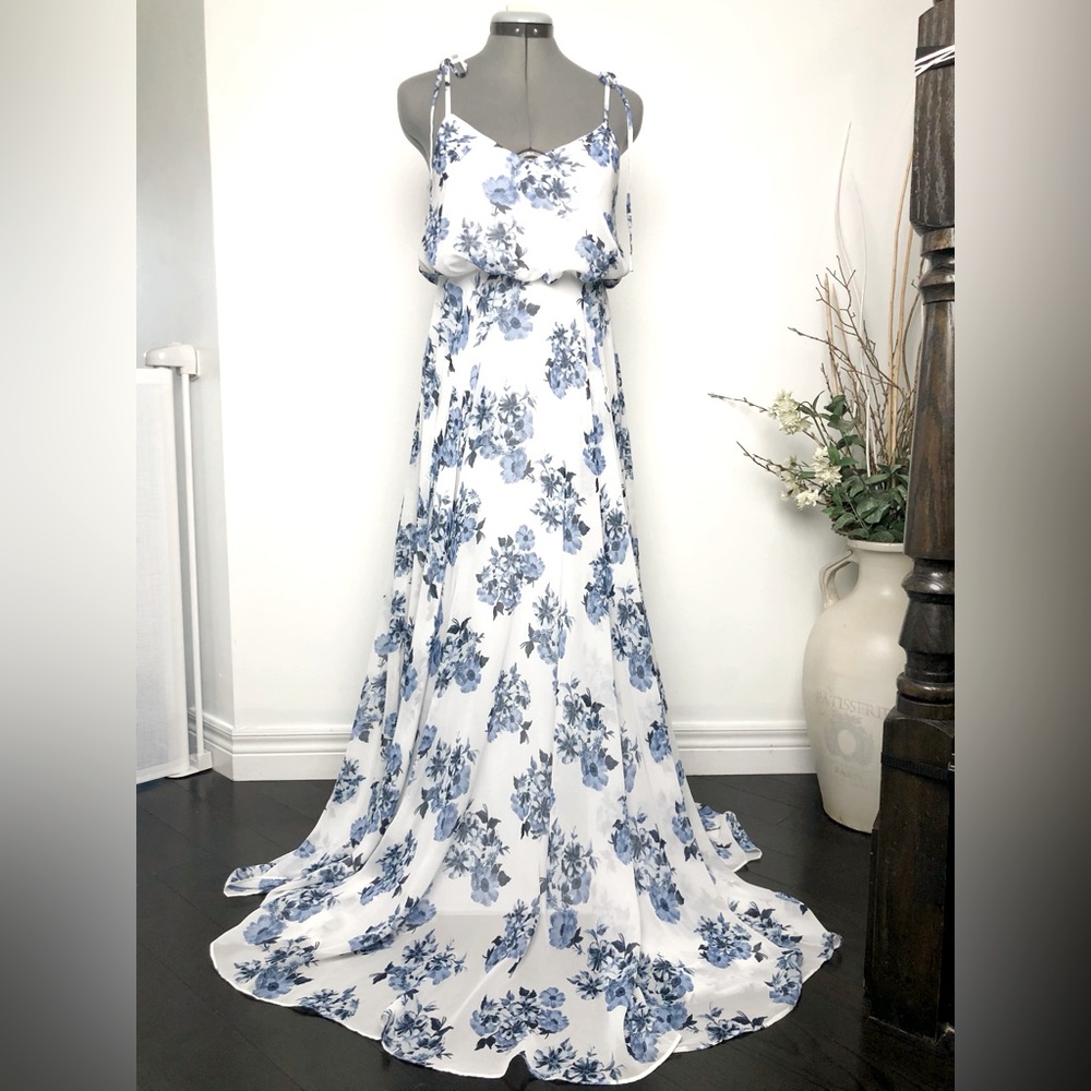 Lulu’s Pollen for You Blue and White Floral Print Maxi Dress